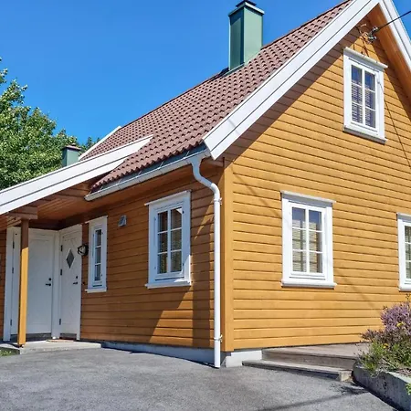펜션 3 Bedroom Beautiful In Flekkeroy