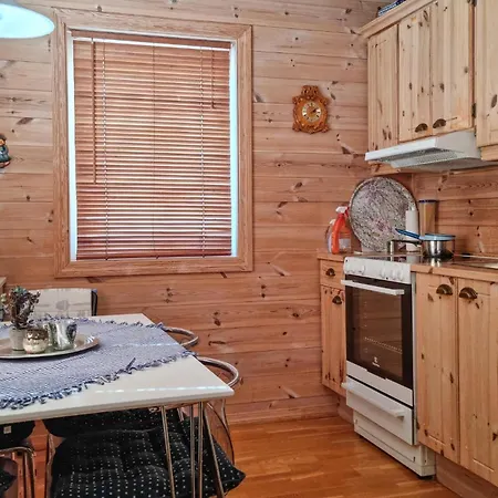 3 Bedroom Beautiful In Flekkeroy *